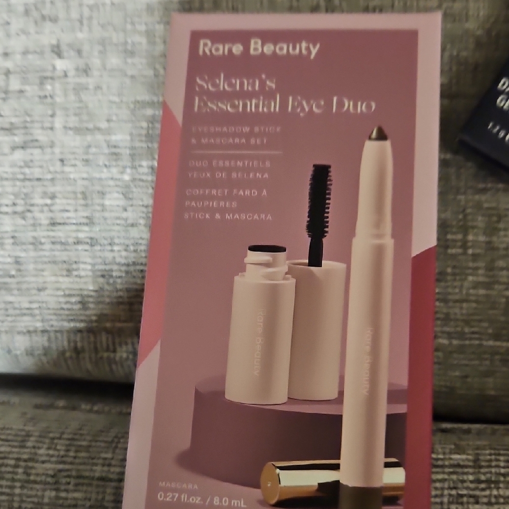 Rare Beauty Selena's Eye Duo - Cream and Black